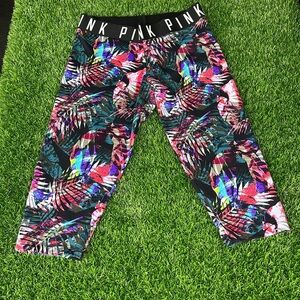 PINK Ultimate Capri Workout Pants Tropical Palm Leaf Print size medium